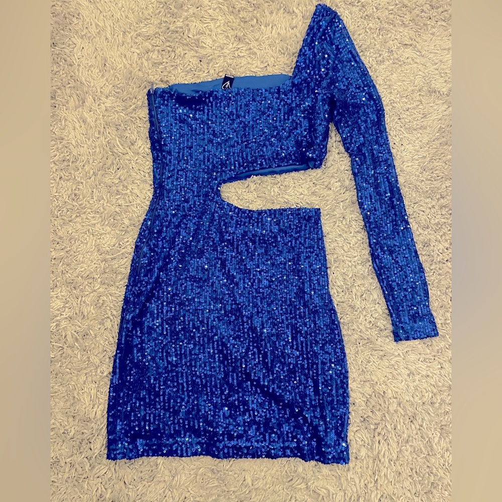 Windsor Sparkly Sequin Hoco/ cocktail dress